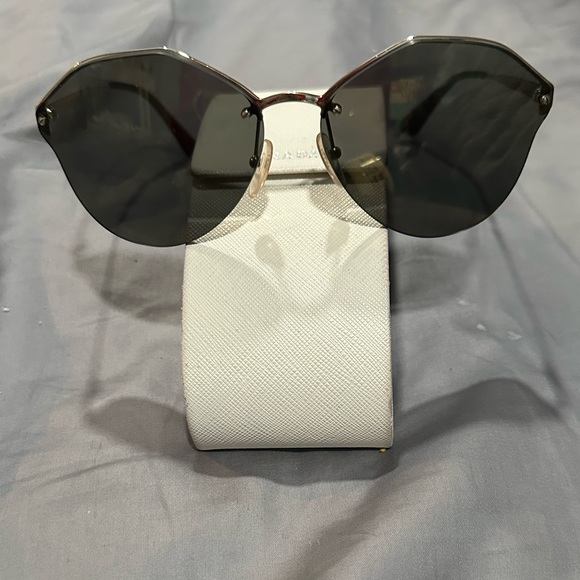 Brand new authentic prada sunglasses - Picture 2 of 2